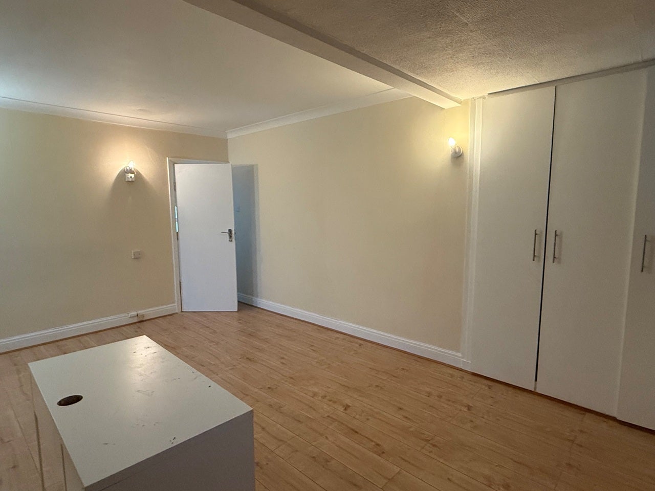 Room Beechcroft Avenue in Greater London