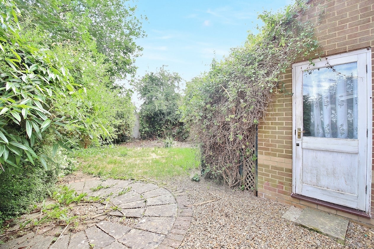 House Gladstone Gardens in Greater London