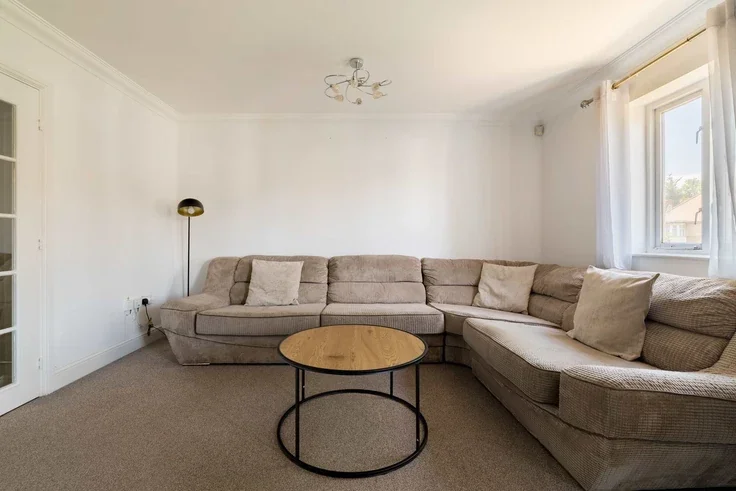 Flat Brondesbury Park in Greater London