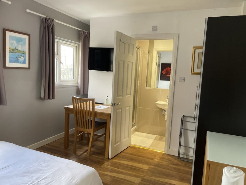 Room Glengall Grove in Greater London