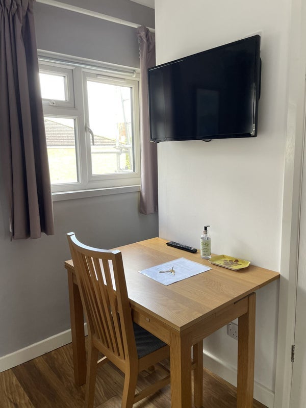 Room Glengall Grove in Greater London