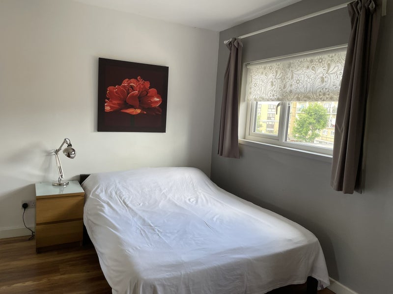 Room Glengall Grove in Greater London
