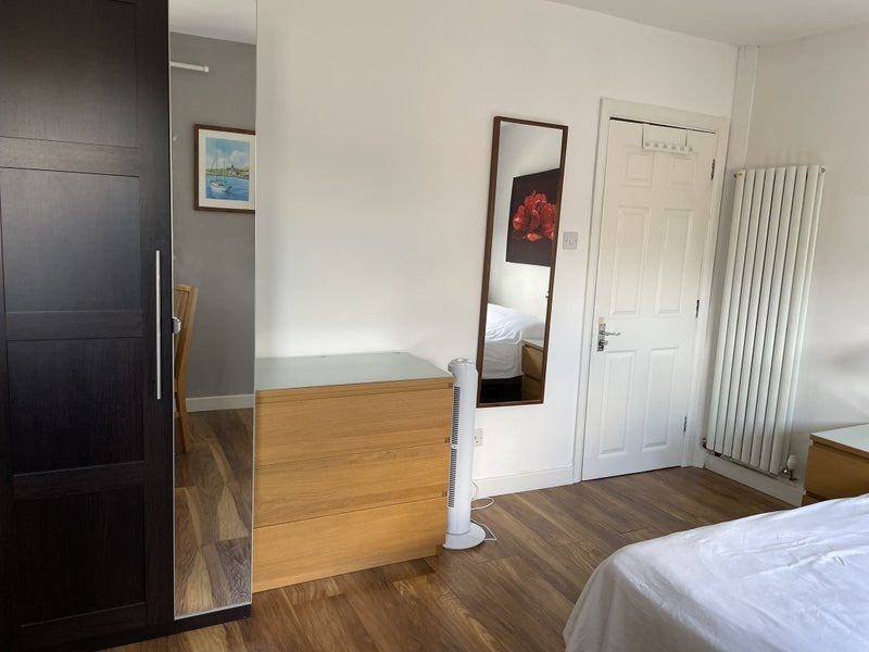 Room Glengall Grove in Greater London