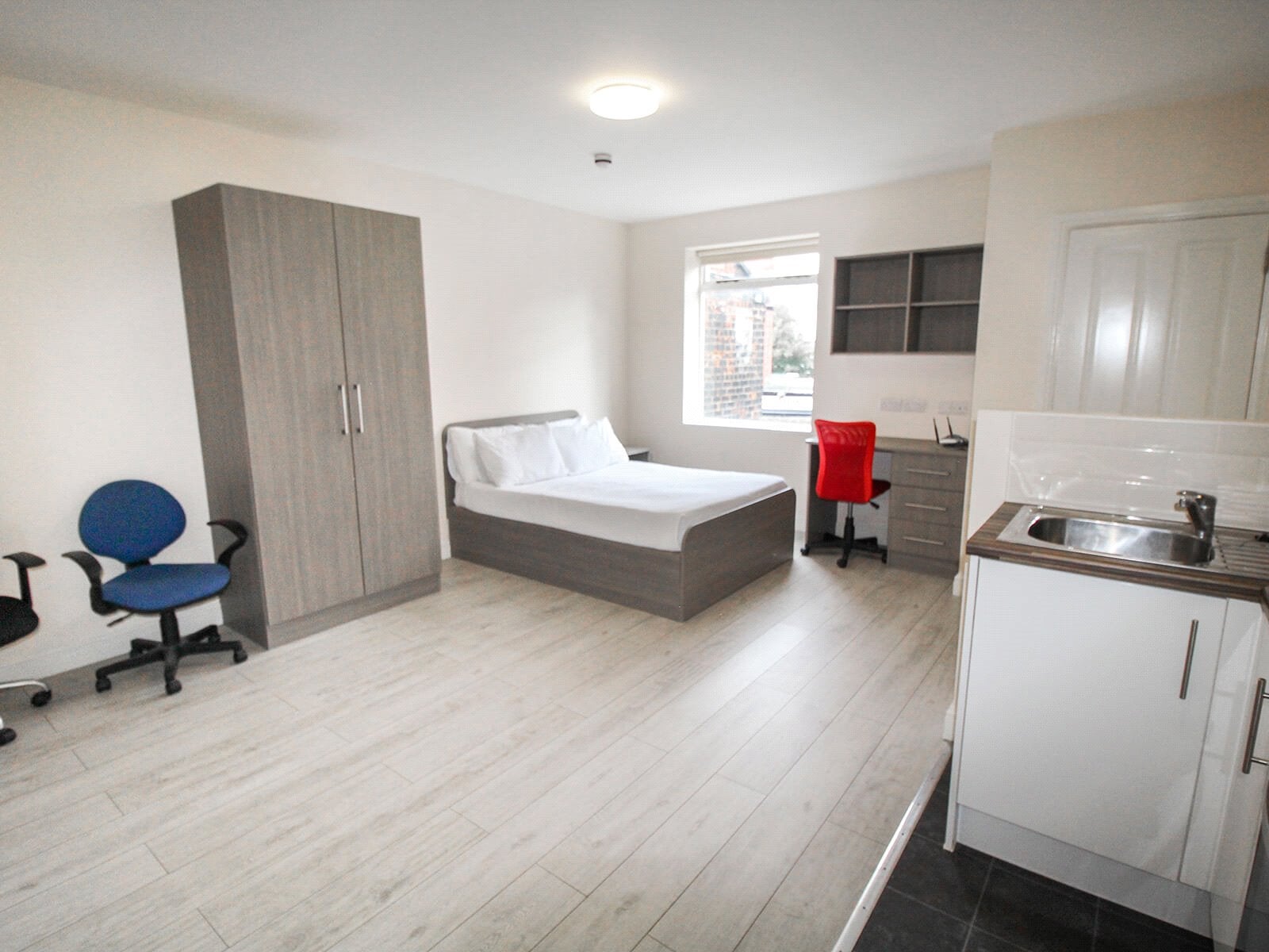 Flat Clarendon Road in Leeds