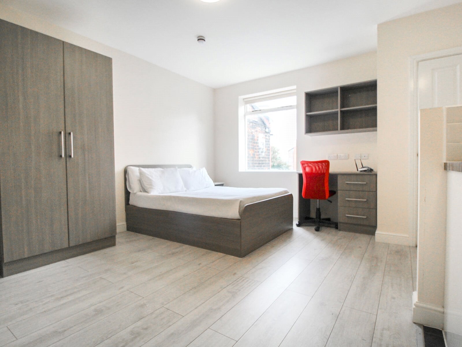 Flat Clarendon Road in Leeds