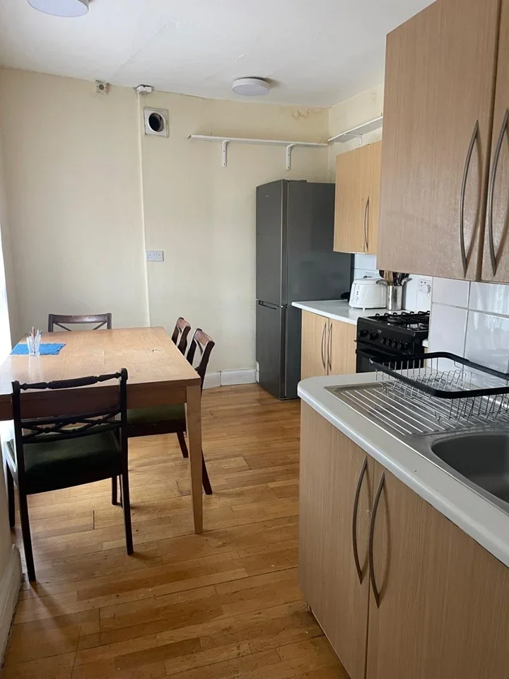 Room Hertford Road in Greater London