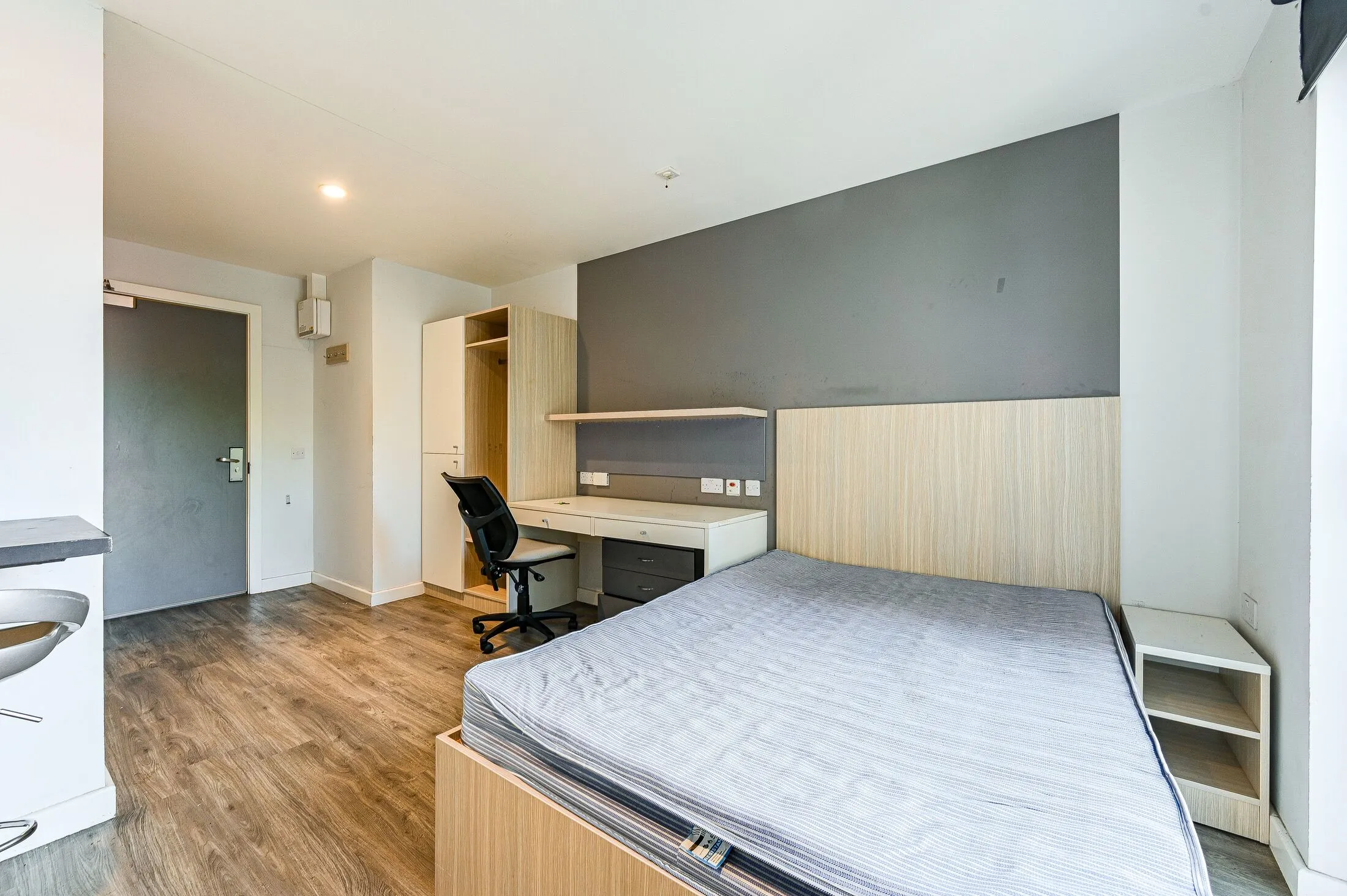 Flat Mercy Terrace in Greater London