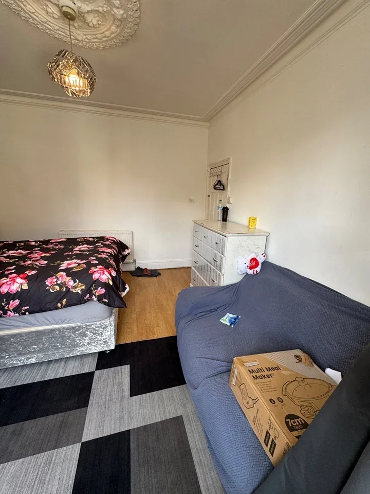 Room Herbert Road in Greater London