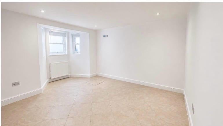 Room Bryantwood Road in Greater London