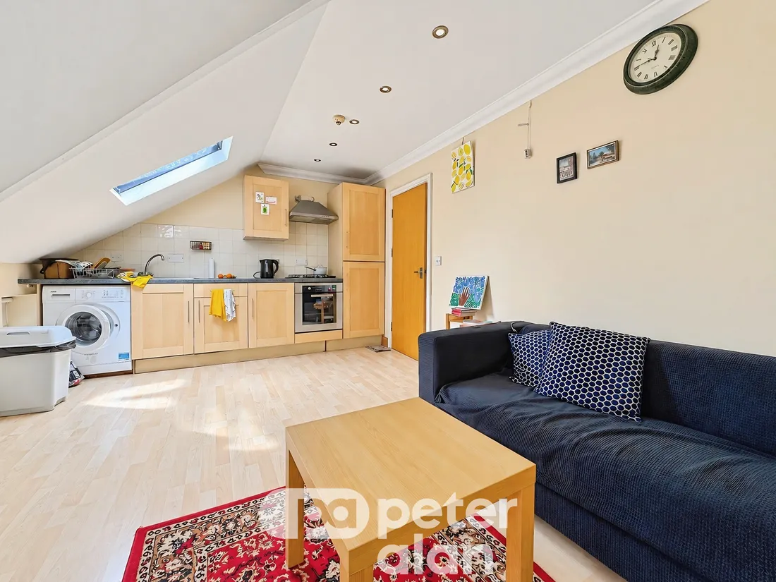 Flat Connaught Road in Cardiff