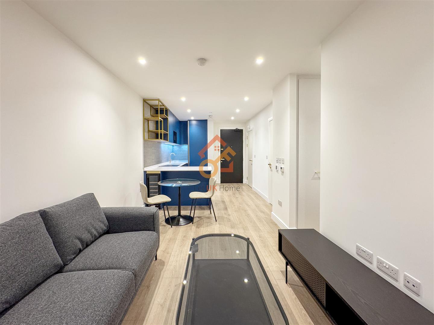 Flat Abbeydale Road in Greater London