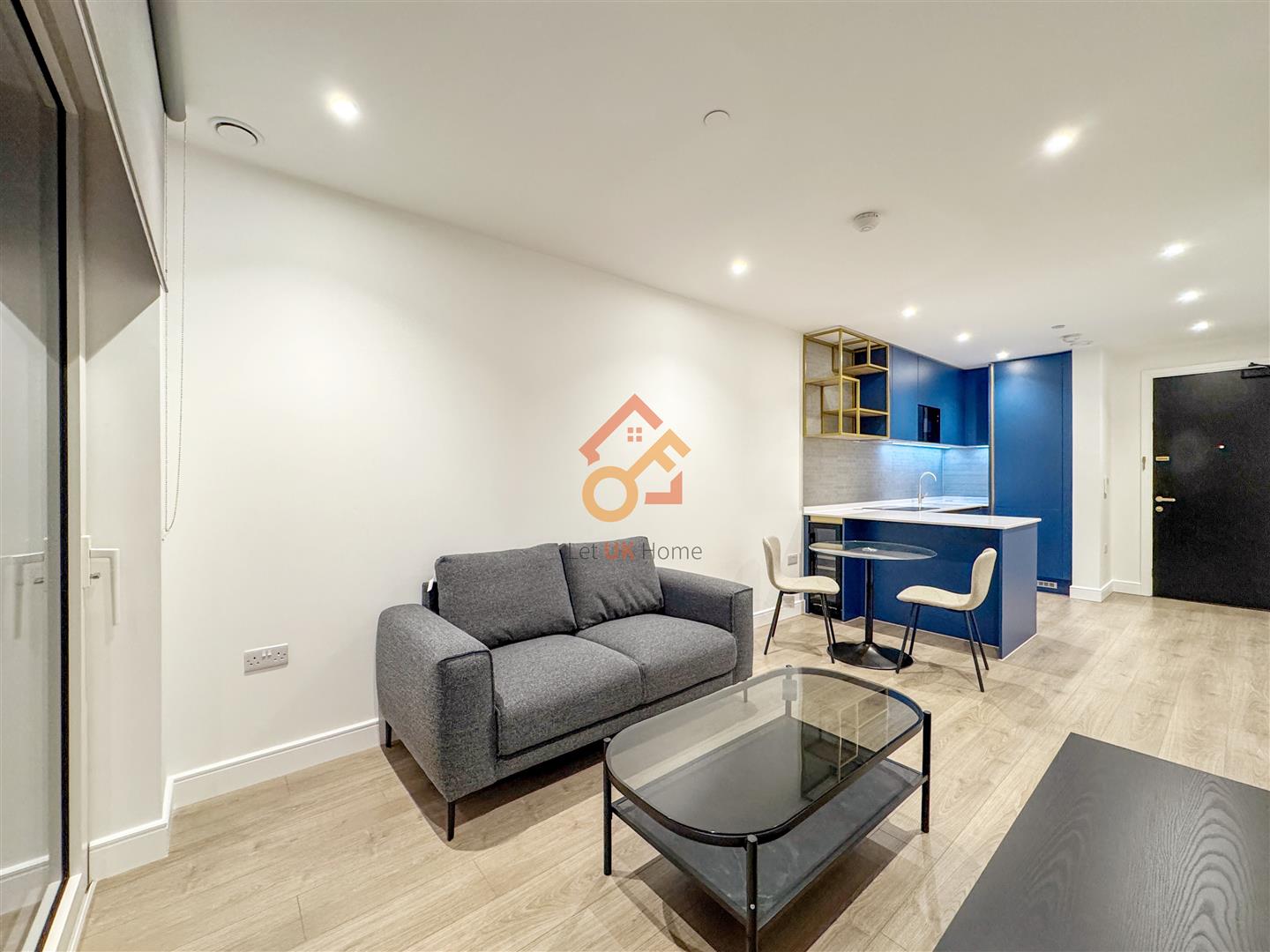 Flat Abbeydale Road in Greater London