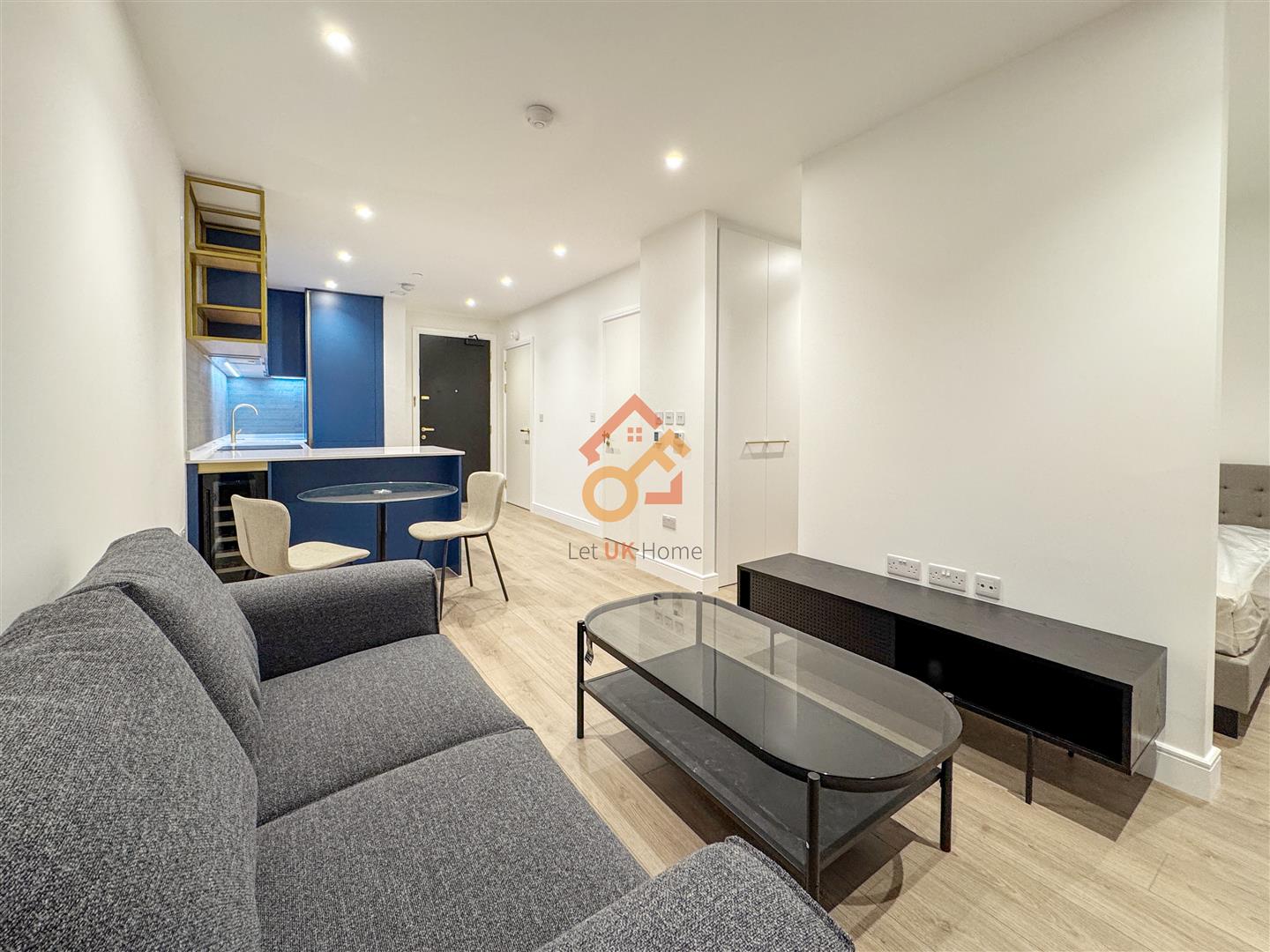 Flat Abbeydale Road in Greater London