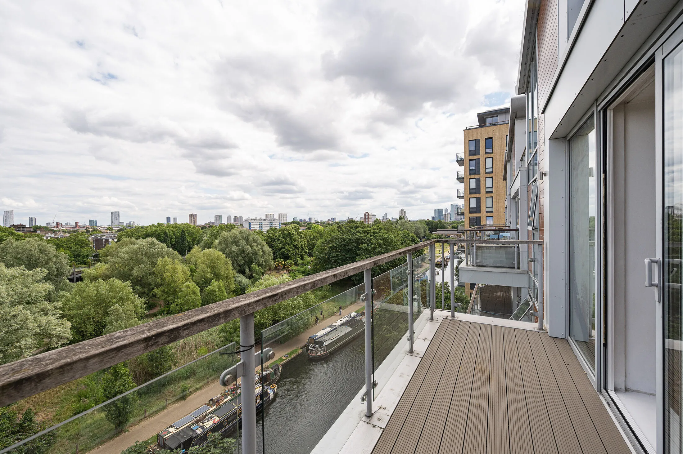 Flat Palmers Road in Greater London
