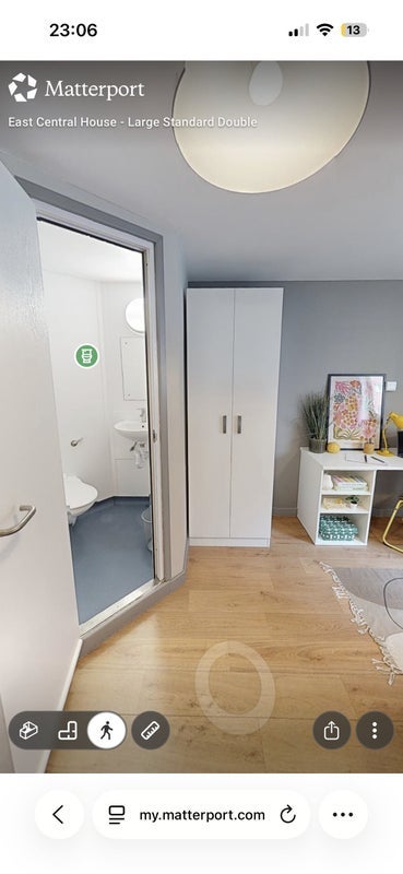 Room Lever Street in Greater London