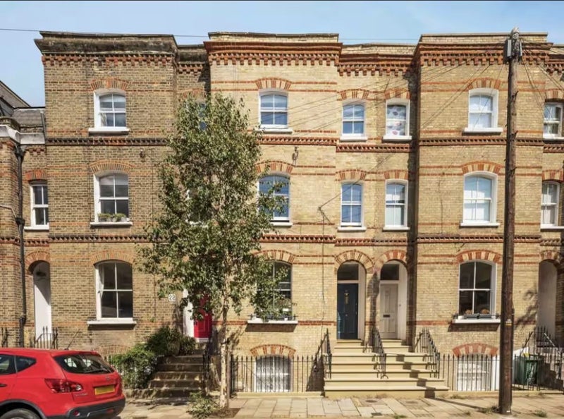 Room Ravensdon Street in Greater London