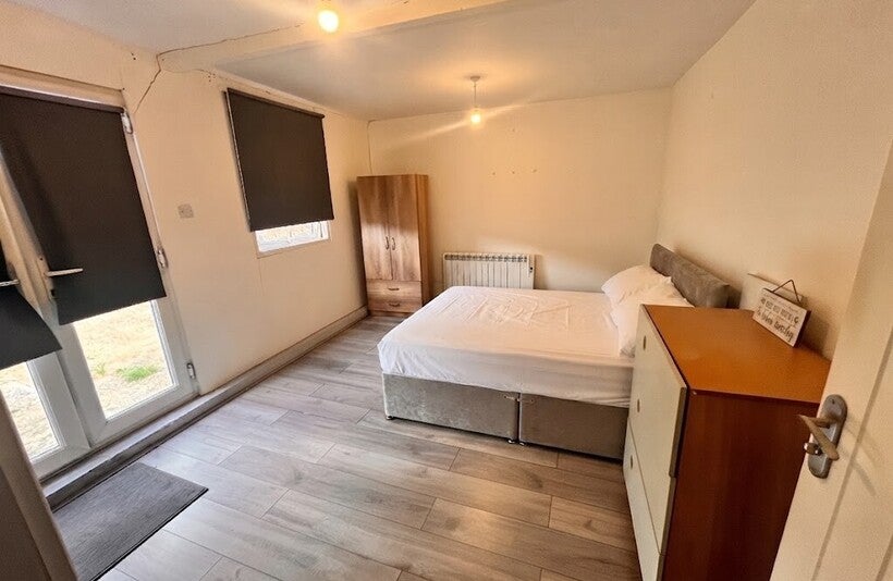 Flat Norbury Hill in Greater London