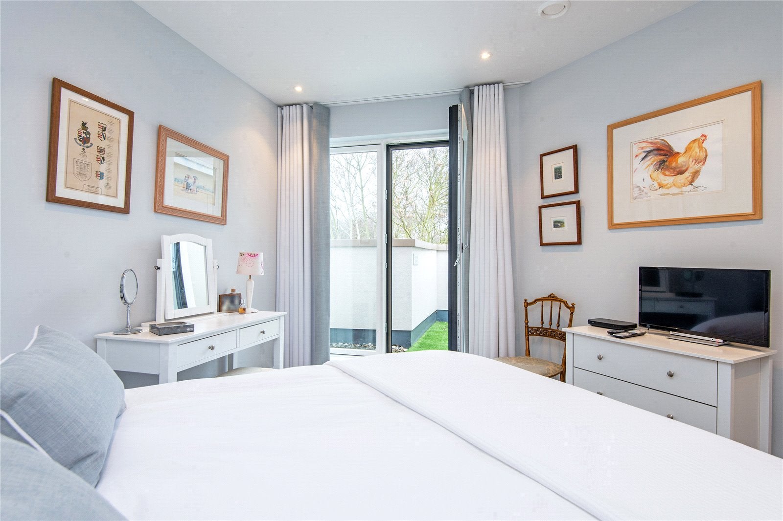 Flat Lillie Road in Greater London