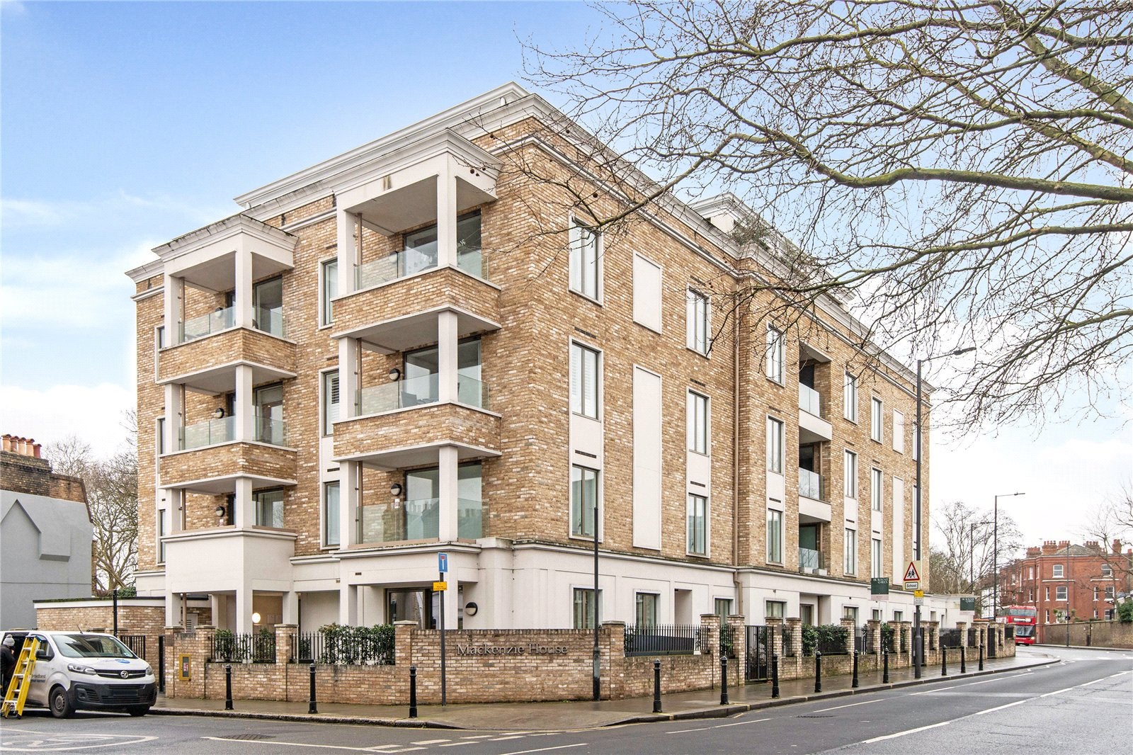 Flat Lillie Road in Greater London