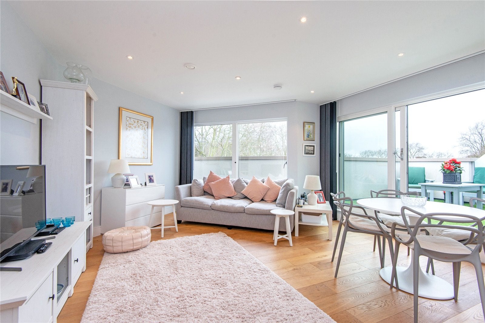 Flat Lillie Road in Greater London