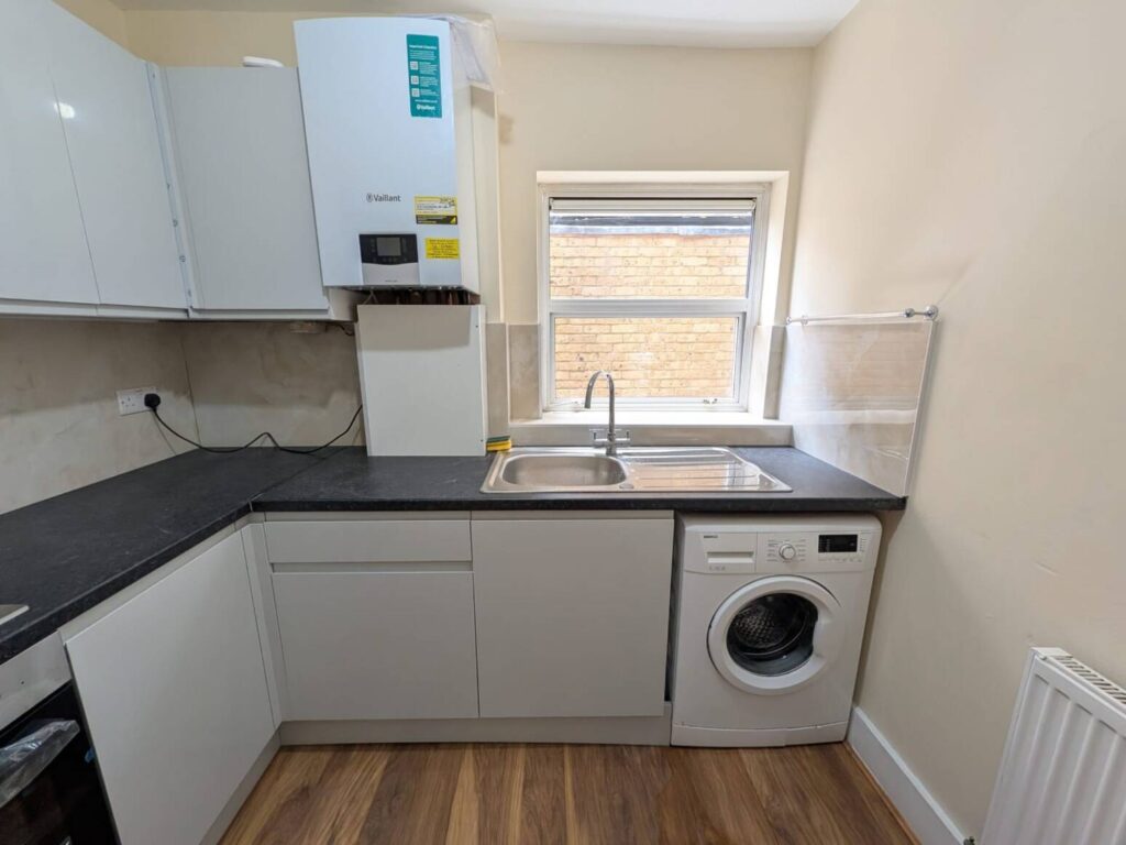 Flat Rainham Road in Greater London