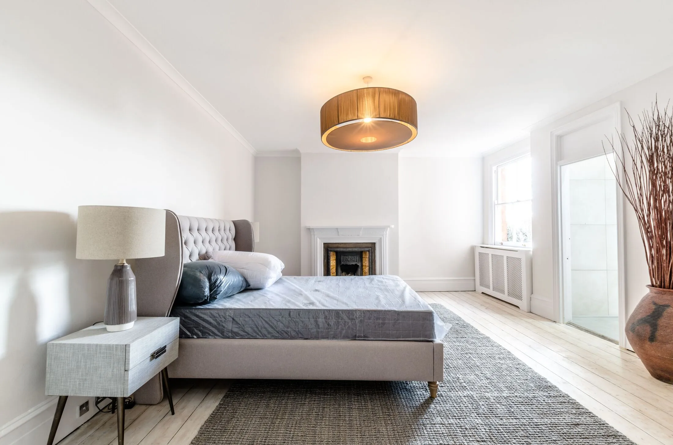 Flat Fortune Green Road in Greater London