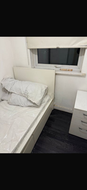 Room Wembley Way in Greater London