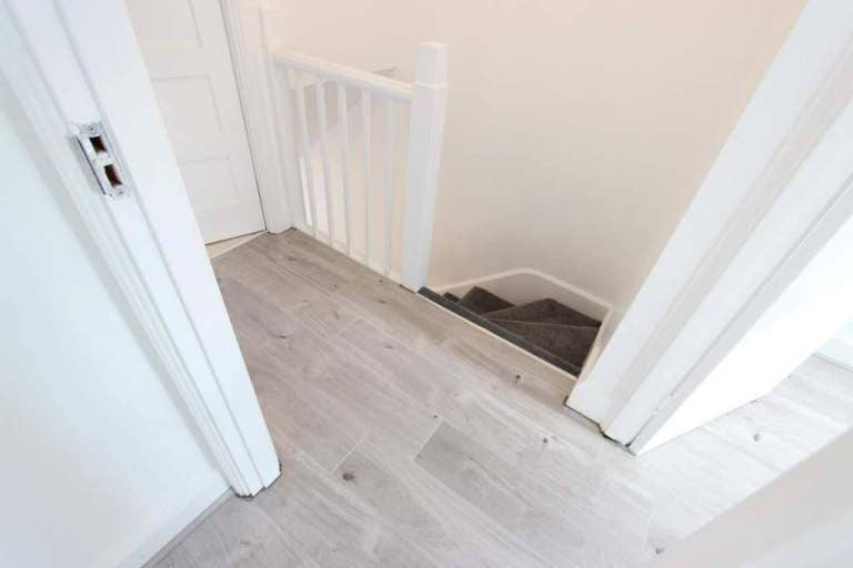 Flat Hampden Square in Greater London