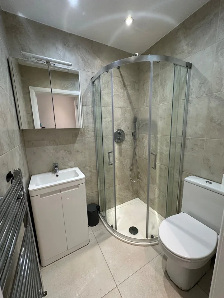 Flat Sheringham Avenue in Greater London