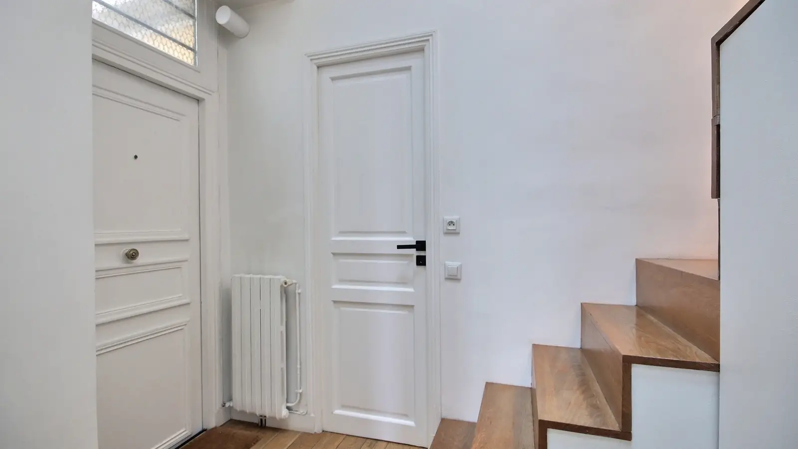 Flat Rue de Bourgogne in Paris