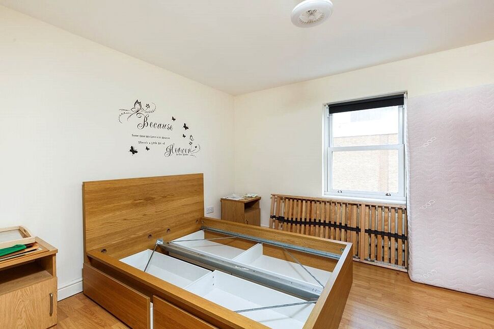 Flat Garrick Street in Gravesham