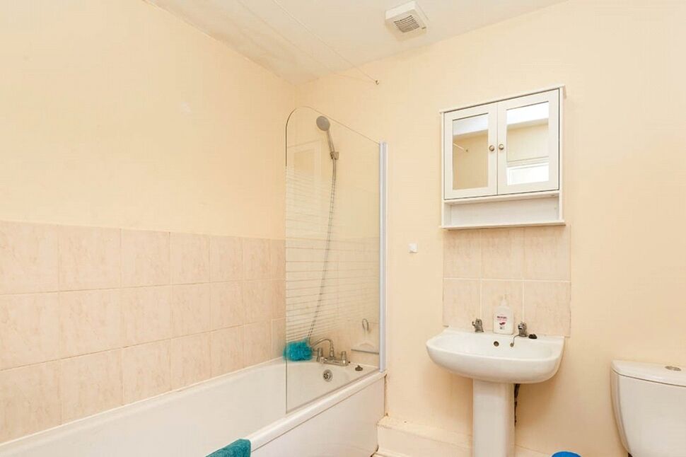 Flat Garrick Street in Gravesham