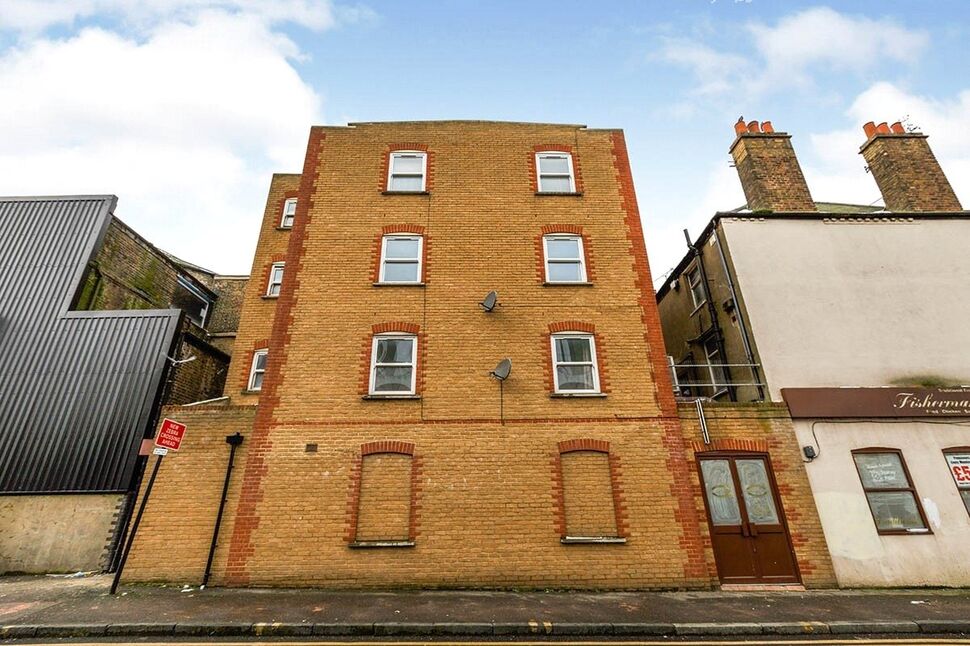 Flat Garrick Street in Gravesham
