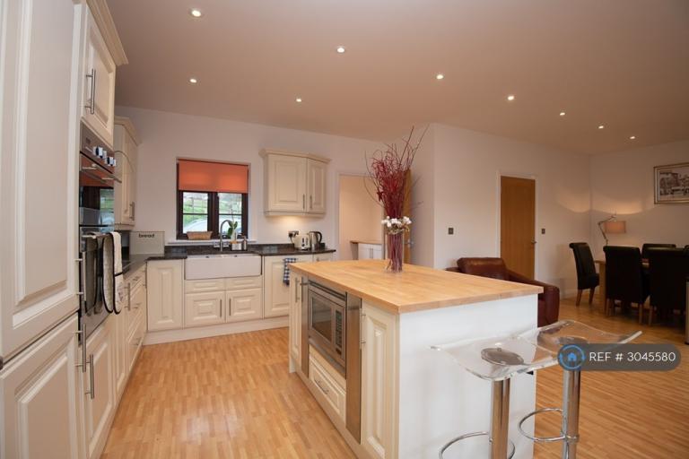 House Chapel Lane in Winterborne Stickland