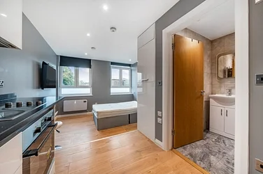 Flat Gilmore Road in Greater London