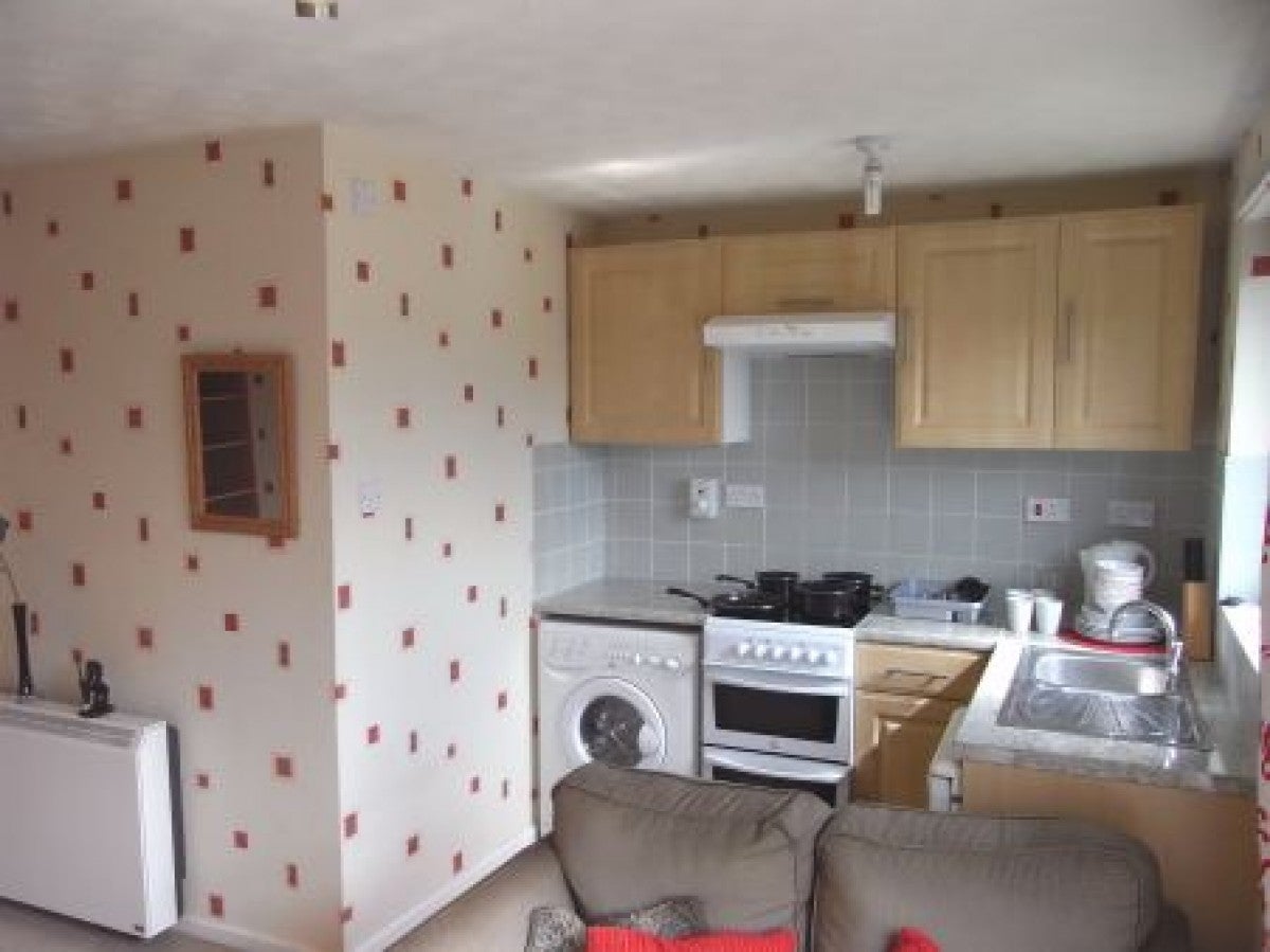 Flat Ainsdale Close in Coventry
