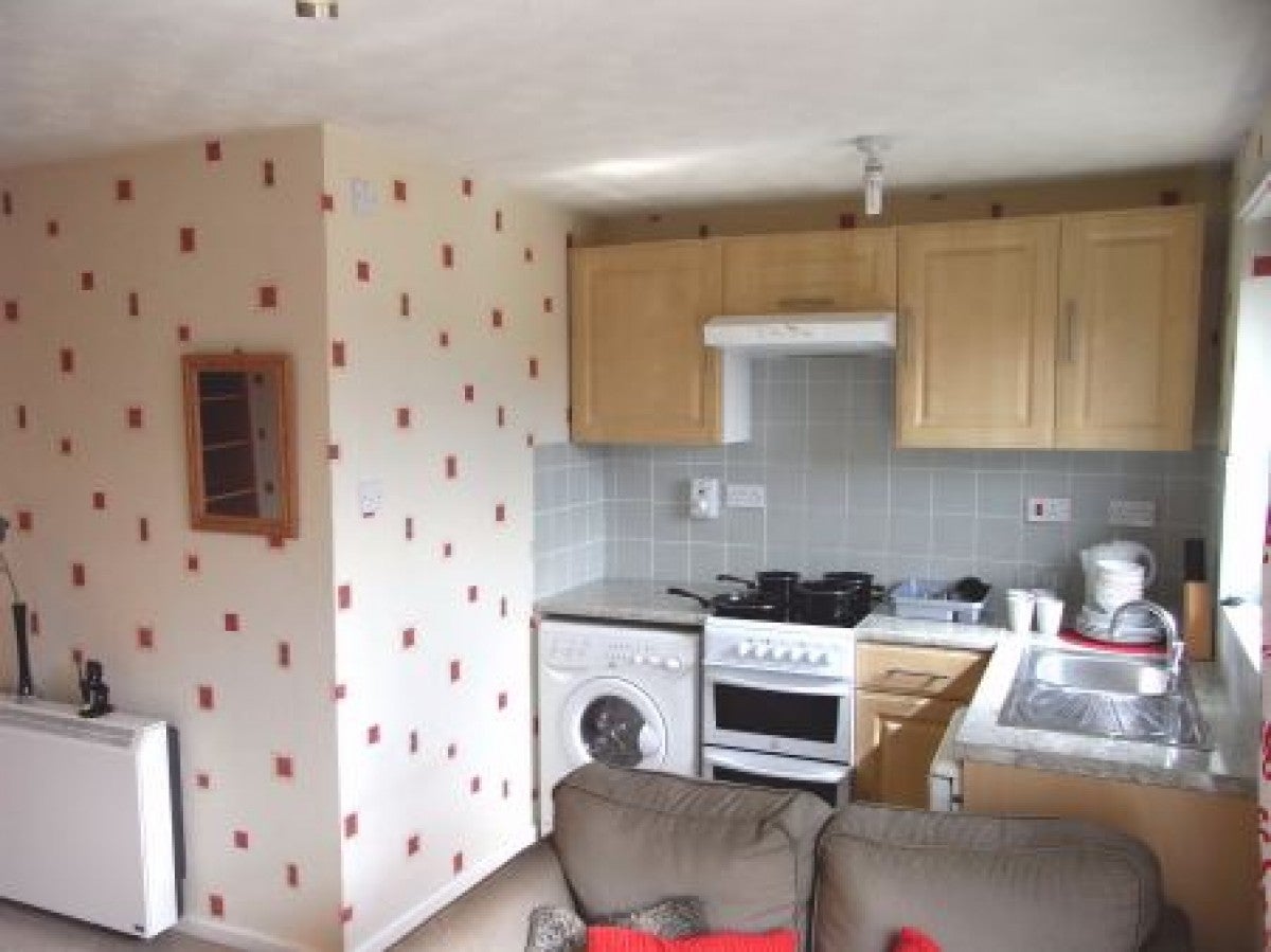 Flat Ainsdale Close in Coventry