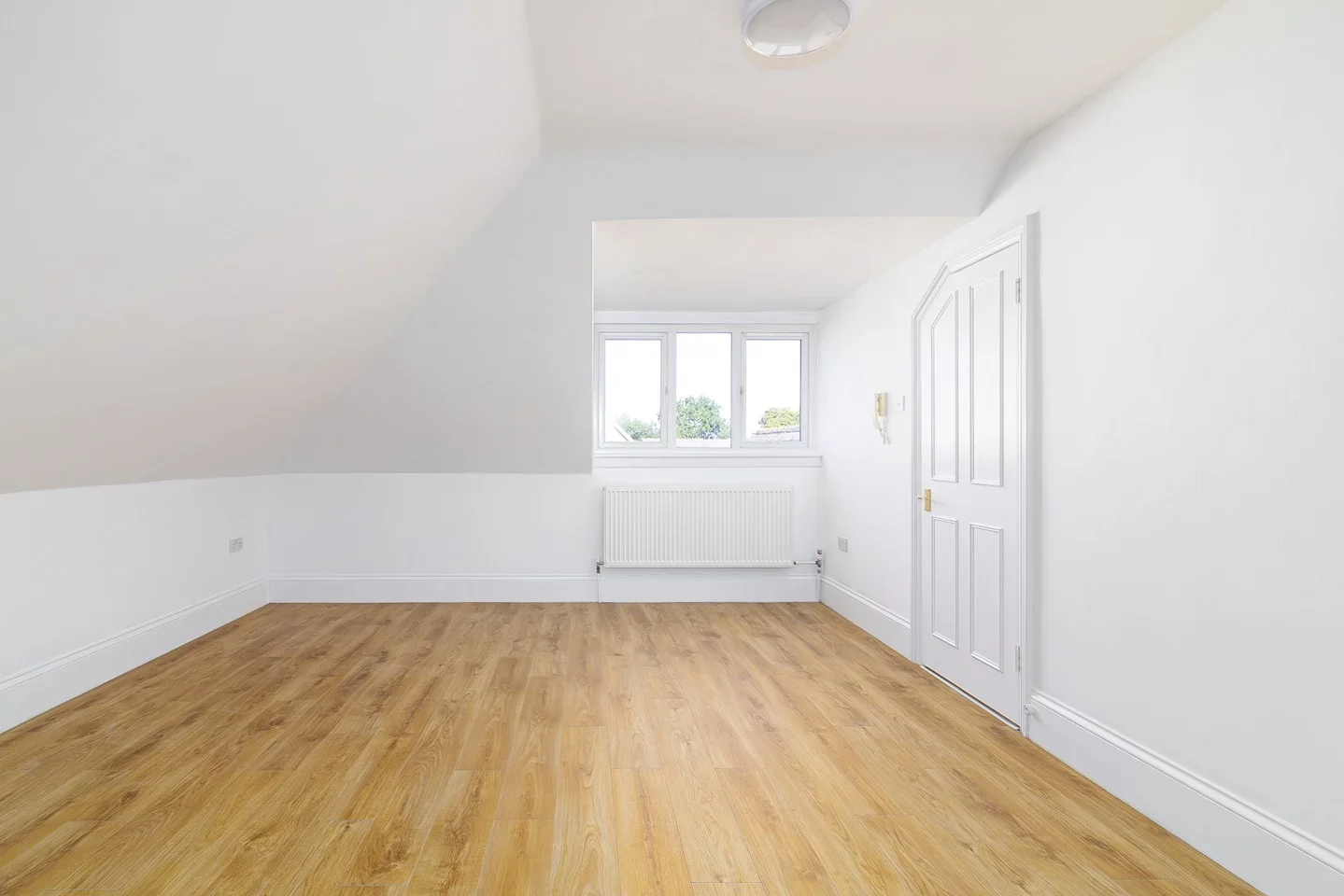 Flat Footscray Road in Greater London