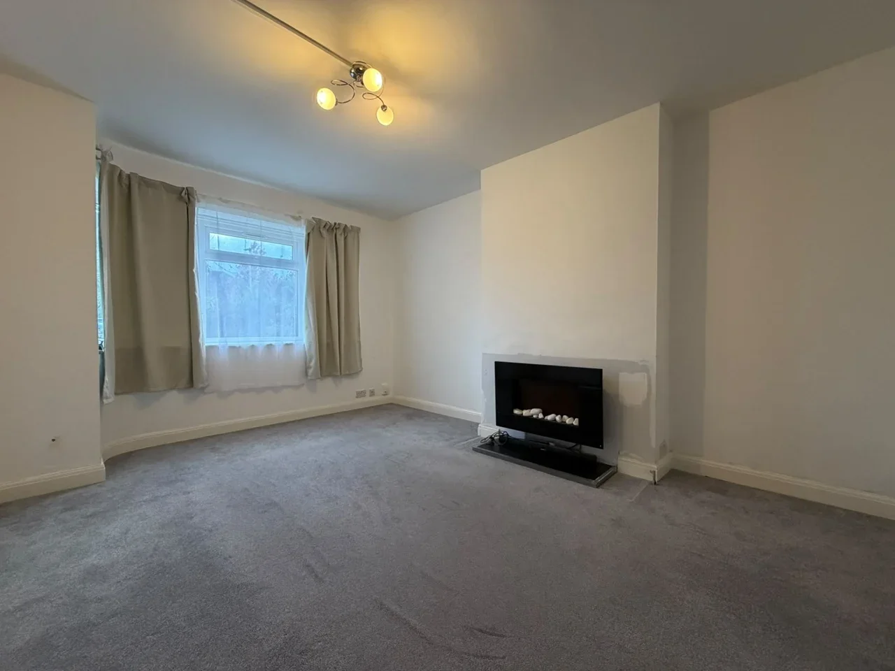 Flat Wickham Road in Greater London