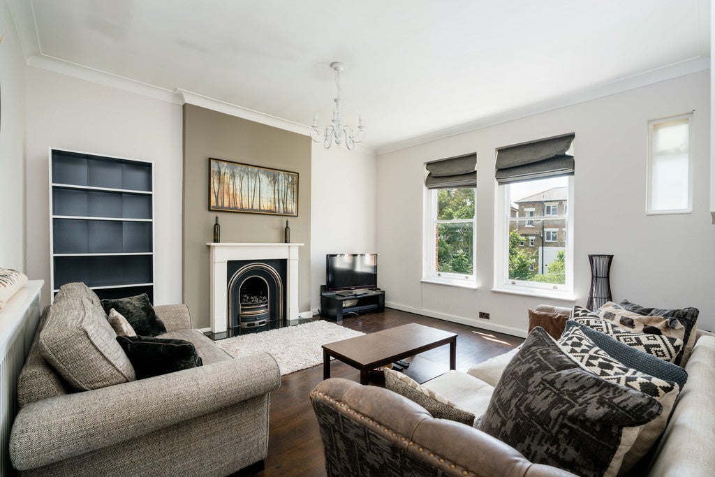 Flat Penford Street in Greater London