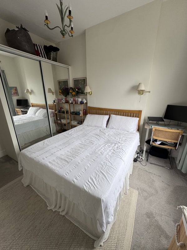Room Belsize Park in Greater London