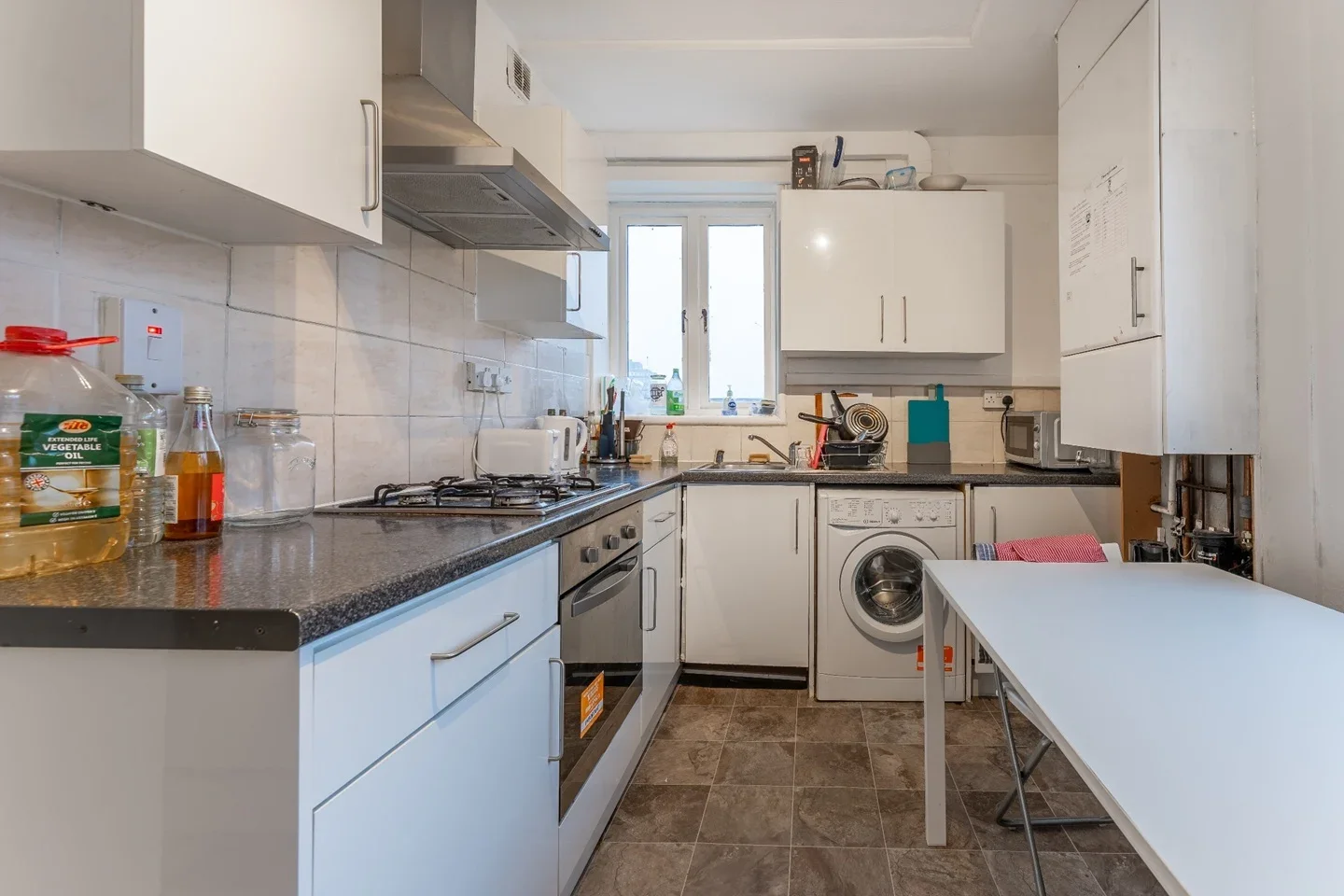 Room Burder Close in Greater London