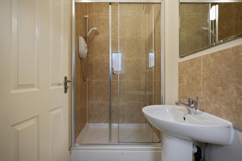 Room Rosedale Road in Sheffield