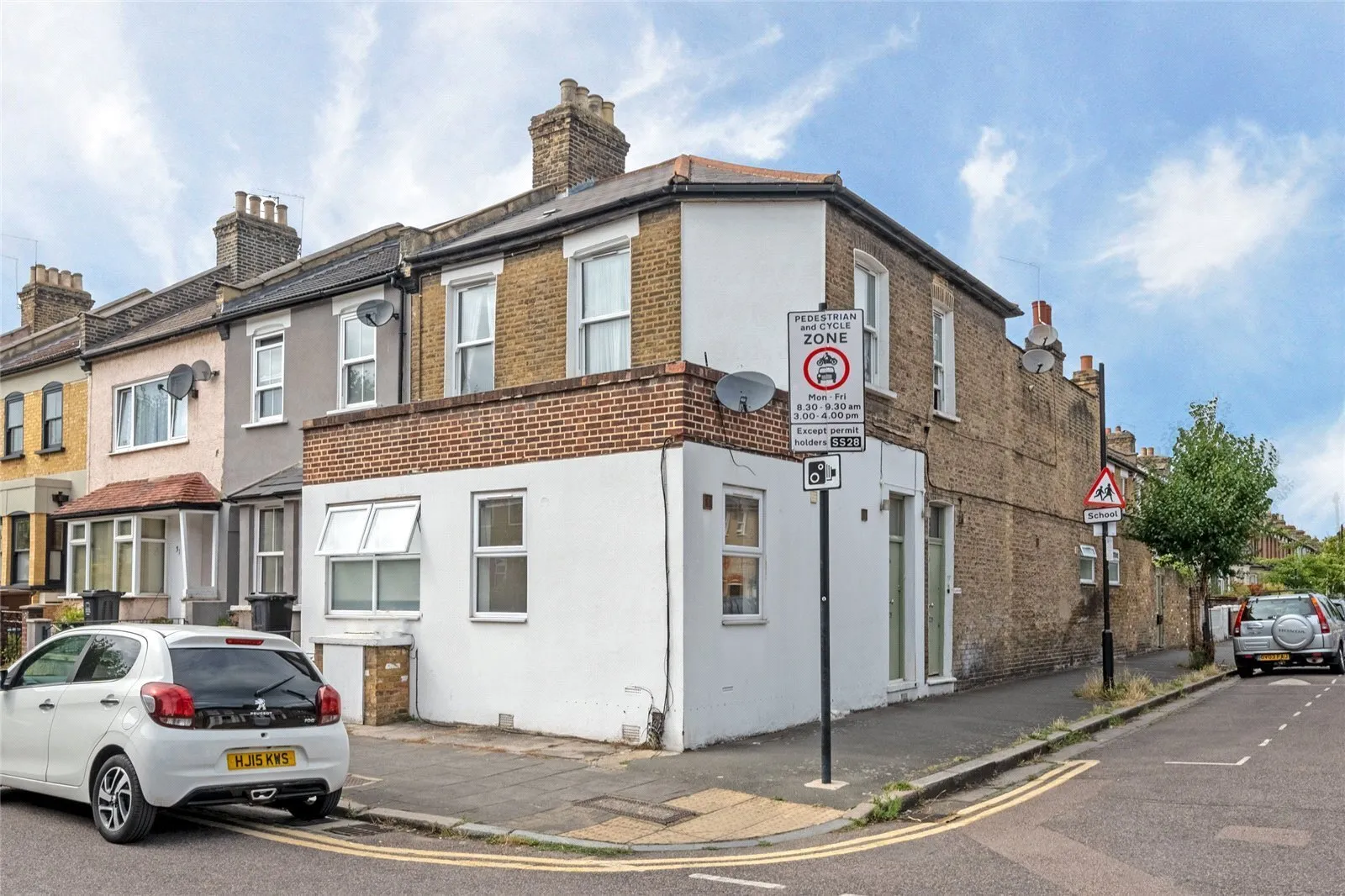 Flat Ashenden Road in Greater London