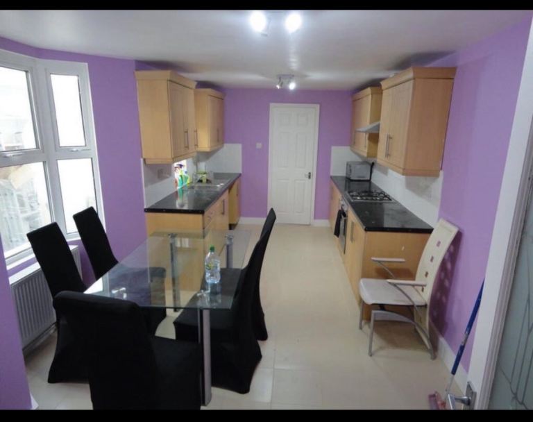 Flat Westbury Road in Greater London