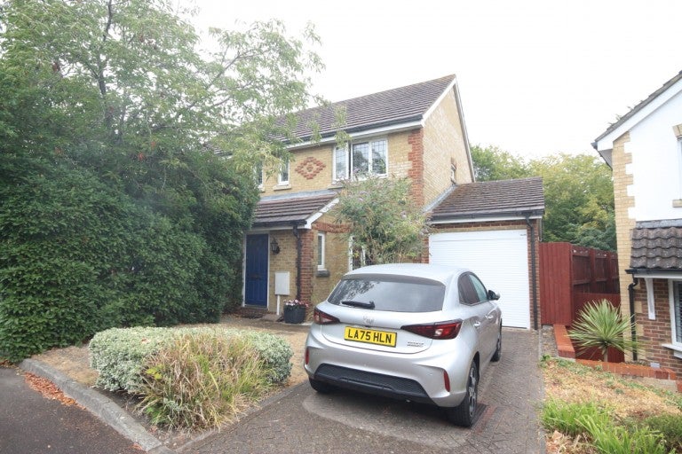 House Strathcona Gardens in Woking