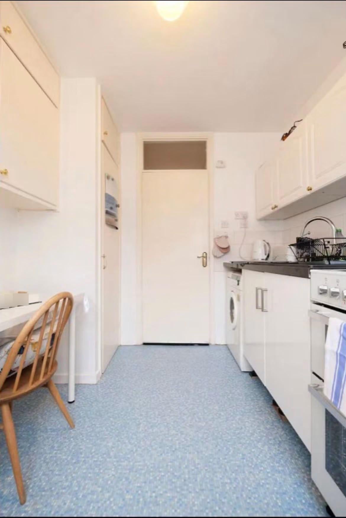 Room Dobson Close in Greater London