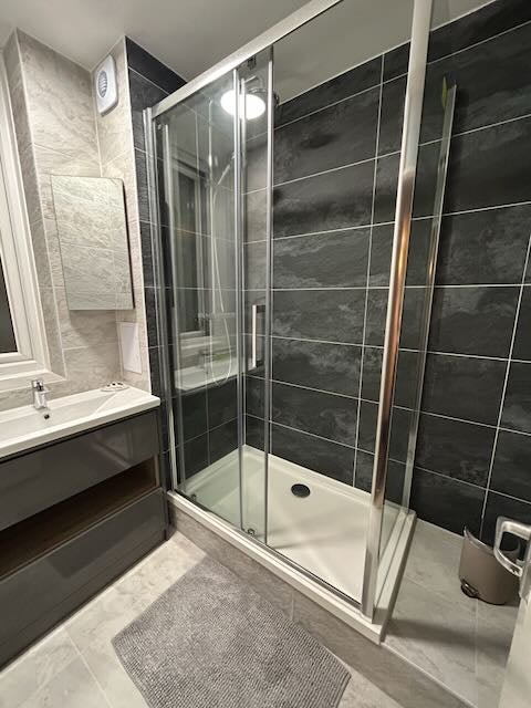 Room Dobson Close in Greater London