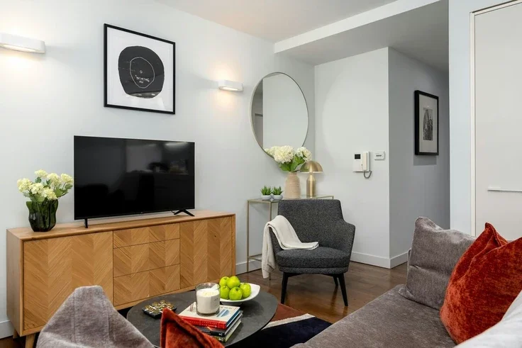 Flat Steward Street in Greater London