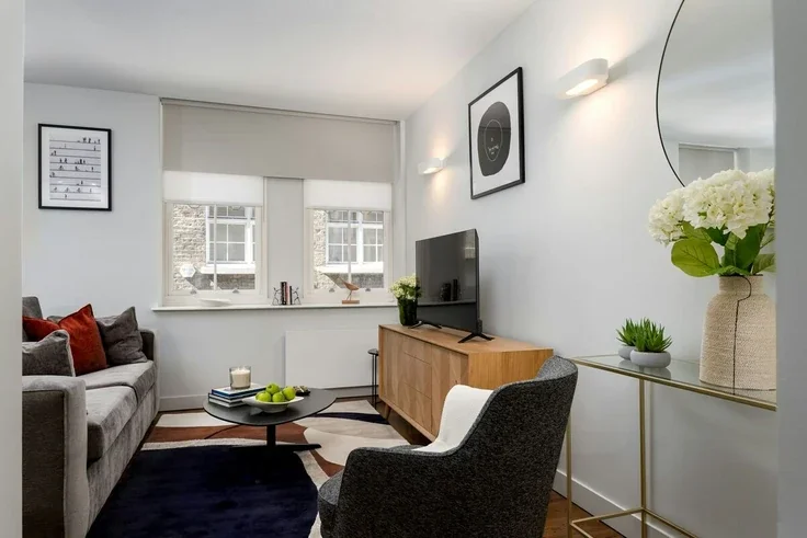 Flat Steward Street in Greater London